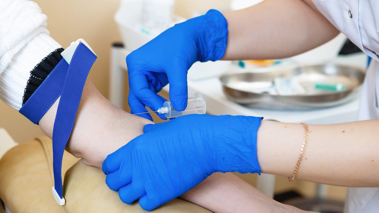 不怕找不到靜脈! 俄研發AI近紅外光掃描儀抽血更便捷-環球生技月刊