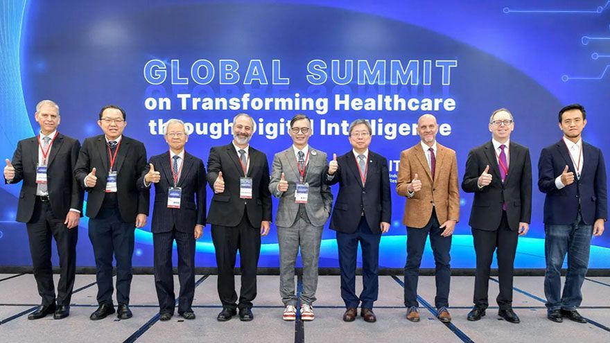 前FDA局長現身台灣! Stephen Hahn談AI醫療革命 癌症早篩、臨床決策、監管加速三箭齊發